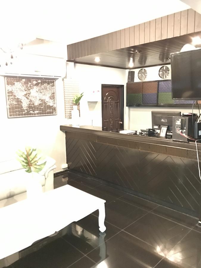 Add Home Hostel Vipavadee 42 Bangkok Buitenkant foto