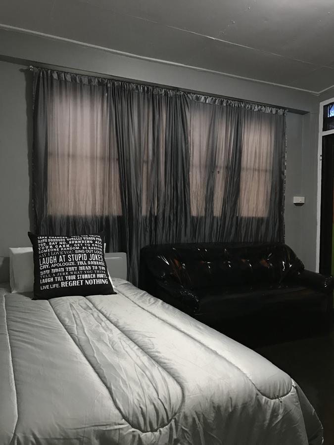 Add Home Hostel Vipavadee 42 Bangkok Buitenkant foto